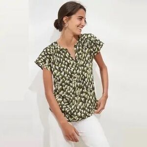 BANANA REPUBLIC FACTORY Dolman Sleeve Top Green & White Pattern Size Large, EUC!